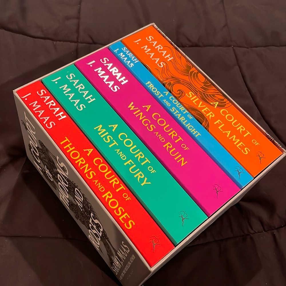Complete set of A Court of Thorns and Roses